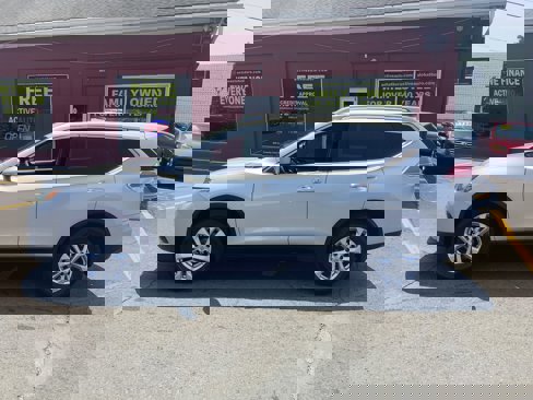 Used 2015 Nissan Rogue SV image 4
