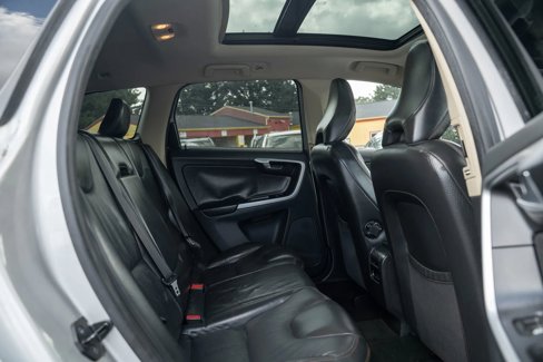 Used 2010 Volvo XC60 T6 image 11