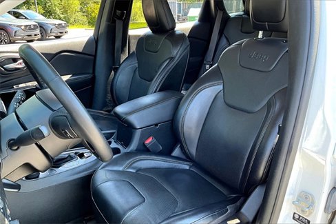 Used 2023 Jeep Cherokee Altitude Lux image 21