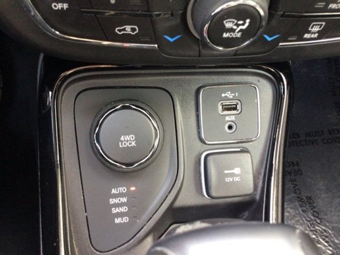 Used 2021 Jeep Compass Limited image 15