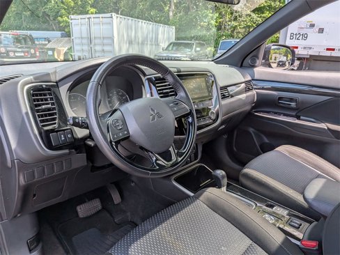 Used 2018 Mitsubishi Outlander LE image 11