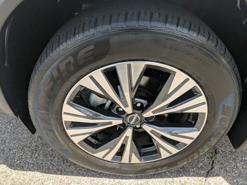 Used 2022 Nissan Rogue SV image 14