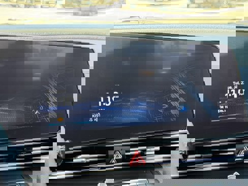 Used 2024 Hyundai Elantra SEL image 17