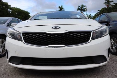 Used 2017 Kia Forte LX image 12