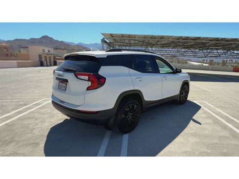Used 2022 GMC Terrain SLT w/ Tech Package image 8