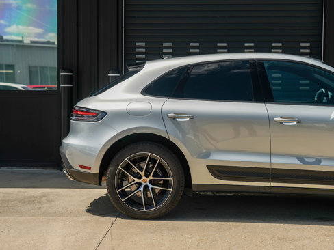 Certified 2025 Porsche Macan image 14