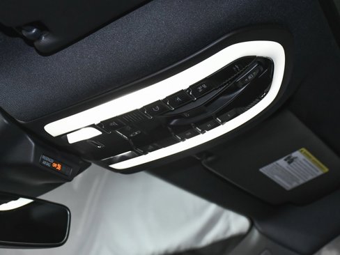 Used 2022 Porsche Macan image 43