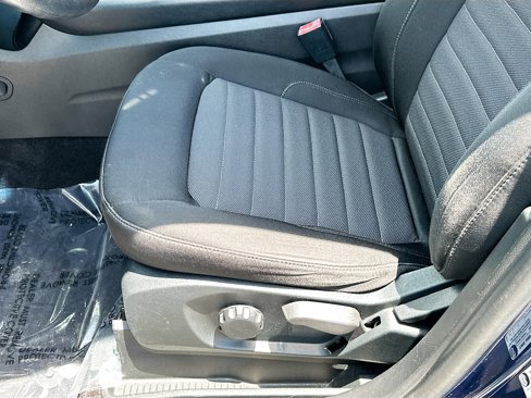 Used 2017 Ford Edge SE image 18
