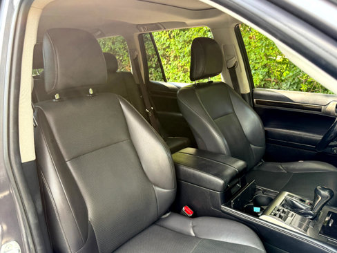 Used 2016 Lexus GX 460 w/ Preferred Accessory Package image 21