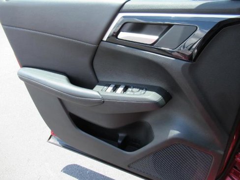 Used 2023 Mitsubishi Outlander SE image 29