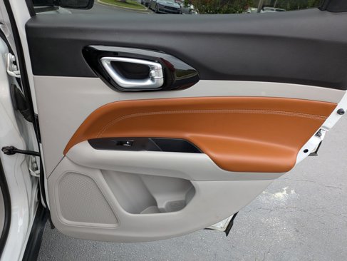 Used 2023 Jeep Compass Limited image 30