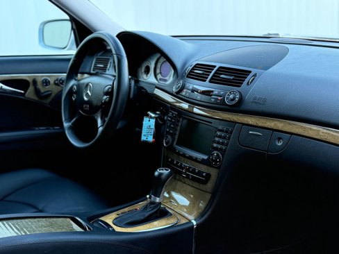 Used 2008 Mercedes-Benz E 350 Sedan image 24