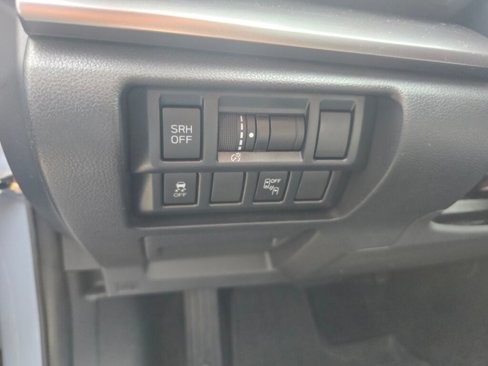 Used 2018 Subaru Crosstrek 2.0i Limited image 21