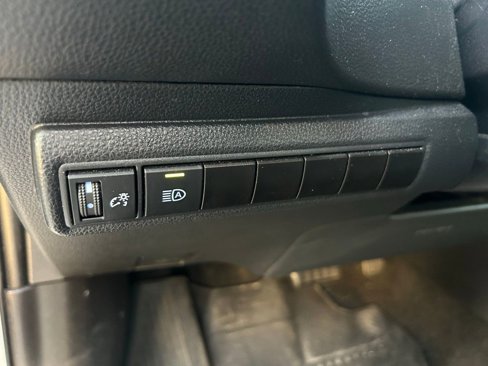 Used 2022 Toyota Corolla LE image 16