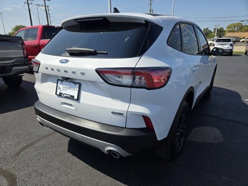 Used 2020 Ford Escape SE Sport image 5