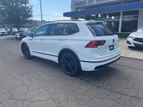 Used 2022 Volkswagen Tiguan SE R-Line image 8