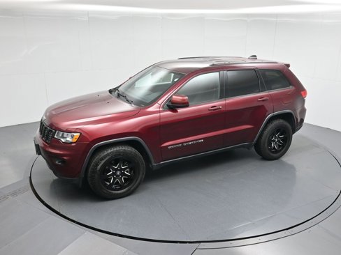 Used 2017 Jeep Grand Cherokee Laredo image 45