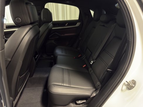 New 2026 Porsche Cayenne Coupe image 26
