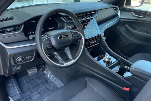New 2025 Jeep Grand Cherokee Laredo X image 16