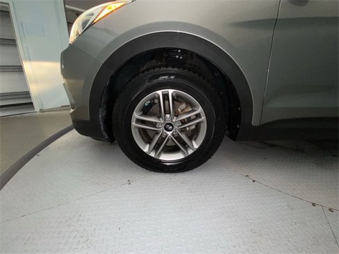 Used 2017 Hyundai Santa Fe Sport image 10