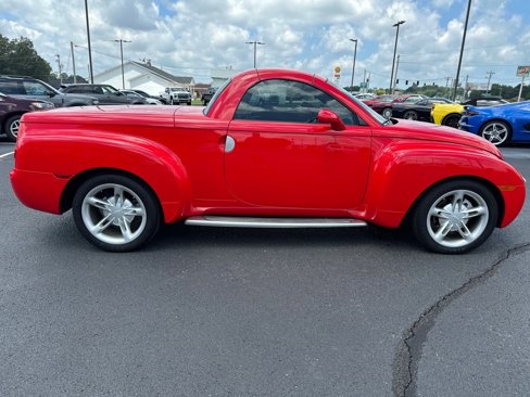 Used 2004 Chevrolet SSR w/ Preferred Equipment Group image 8