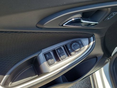 Used 2023 Chevrolet Malibu LT image 17
