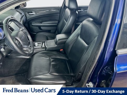 Used 2015 Chrysler 300 Limited w/ Driver Convenience Group image 17