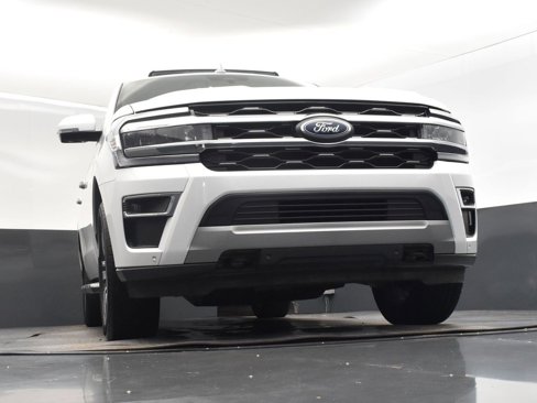 Used 2023 Ford Expedition Limited image 46