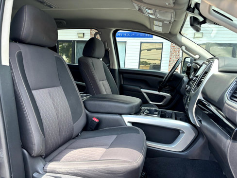 Used 2023 Nissan Titan SV w/ SV Utility Package image 30