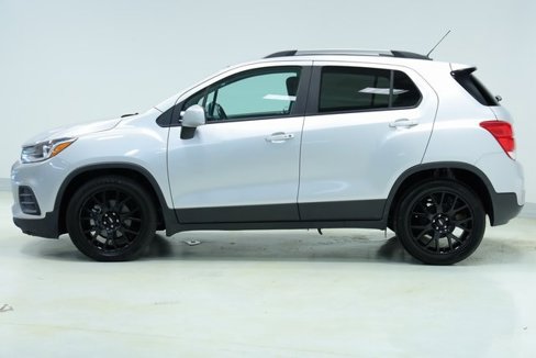 Used 2021 Chevrolet Trax LT w/ Sport Edition image 4