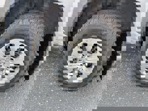 Used 2021 Toyota RAV4 LE image 32