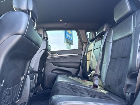Used 2017 Jeep Grand Cherokee Altitude image 18
