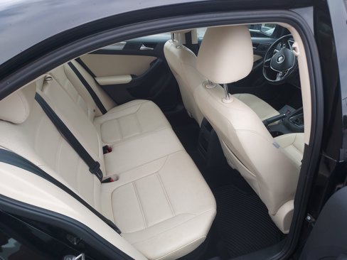 Used 2017 Volkswagen Jetta SE image 19