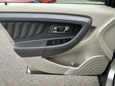 Used 2010 Ford Taurus SEL image 18