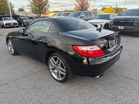 Used 2015 Mercedes-Benz SLK 250 image 4