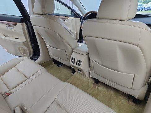 Used 2015 Lexus ES 300h image 11