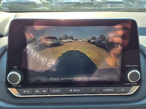 Used 2024 Nissan Rogue SV image 4