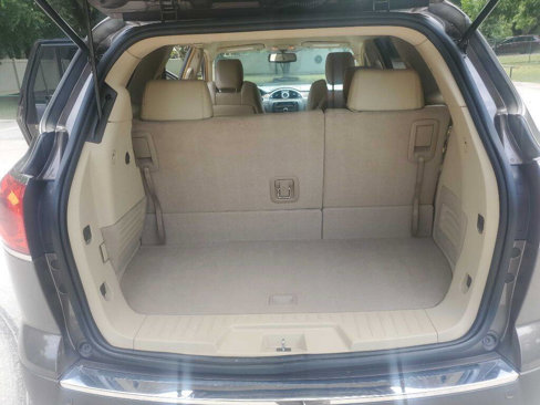 Used 2010 Buick Enclave CXL image 26