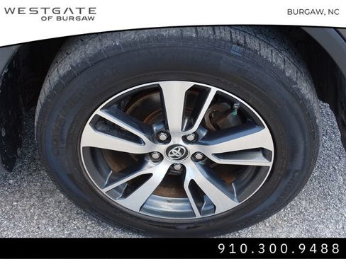 Used 2017 Toyota RAV4 XLE image 10