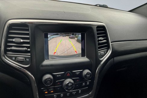 Used 2020 Jeep Grand Cherokee Laredo image 23