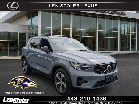 Used 2023 Volvo XC40 B5 Ultimate image 1