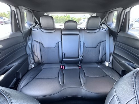 New 2026 Jeep Compass Latitude image 16