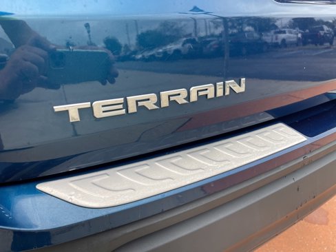 Used 2021 GMC Terrain SLE w/ Driver Convenience Package image 13