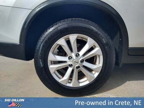 Used 2016 Nissan Rogue SV image 10
