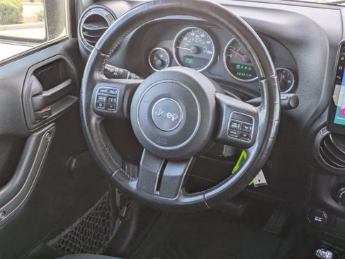 Used 2018 Jeep Wrangler Unlimited Sport w/ Connectivity Group image 16
