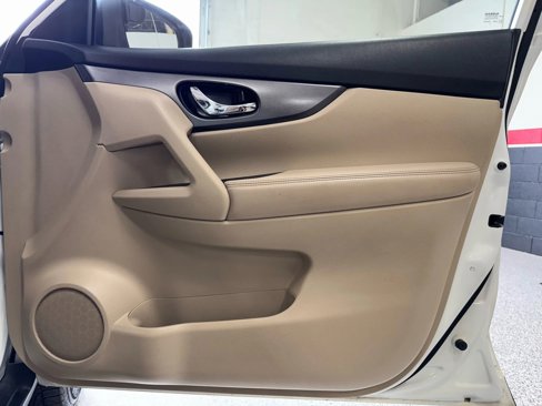 Used 2015 Nissan Rogue SV image 27