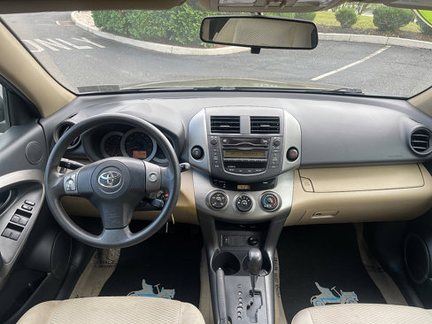 Used 2011 Toyota RAV4 4WD image 28