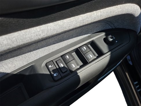 New 2025 Jeep Compass Latitude image 18
