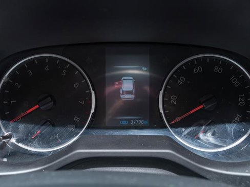 Used 2022 Toyota RAV4 XLE image 2