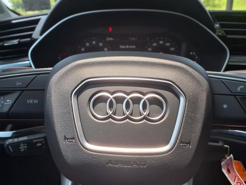 New 2025 Audi Q3 2.0T Premium image 14